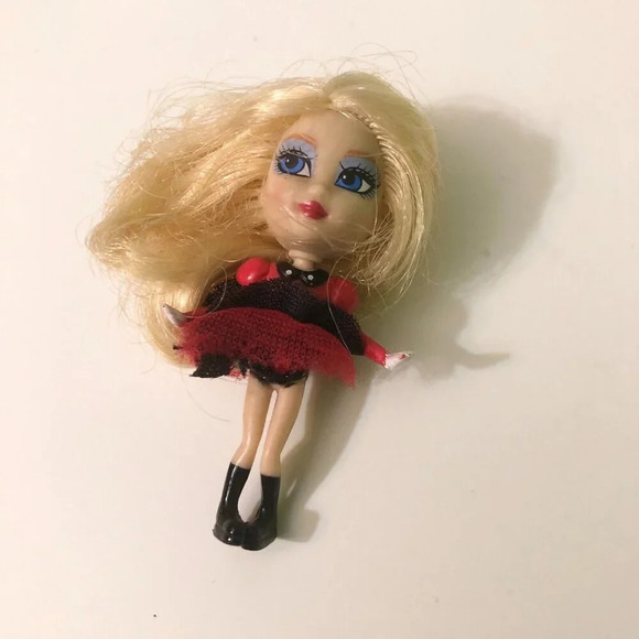 Barbie Peek A Boo Petites Doll Lea of London Girls of the World - Picture 12 of 16